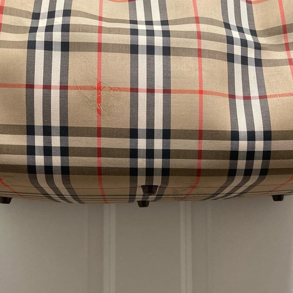 Burberrys Duffle Travel Bag - Picture 5 of 12